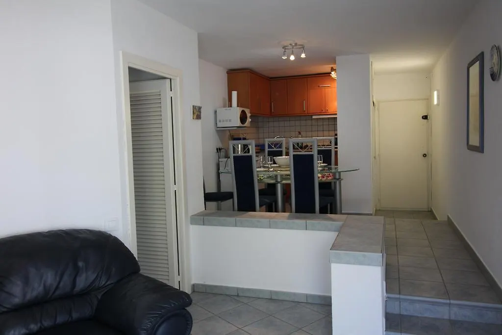 Global Immo 2167 Franciska Apartamento Roses 0*,